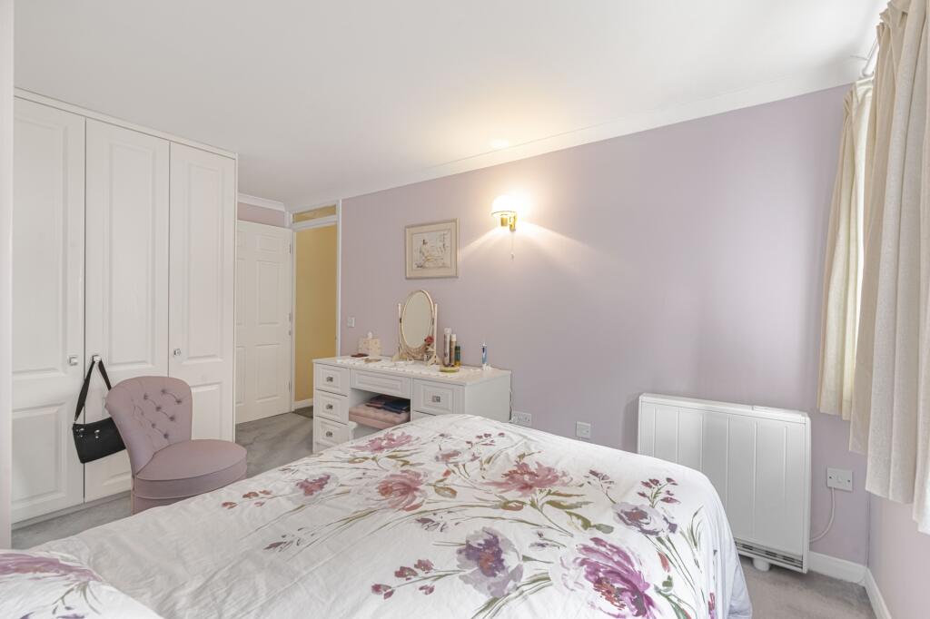Apartment in London, Broom Hill, Goddington - View 4