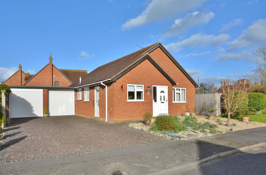 Main image of property: Old Farm Close, Worminghall