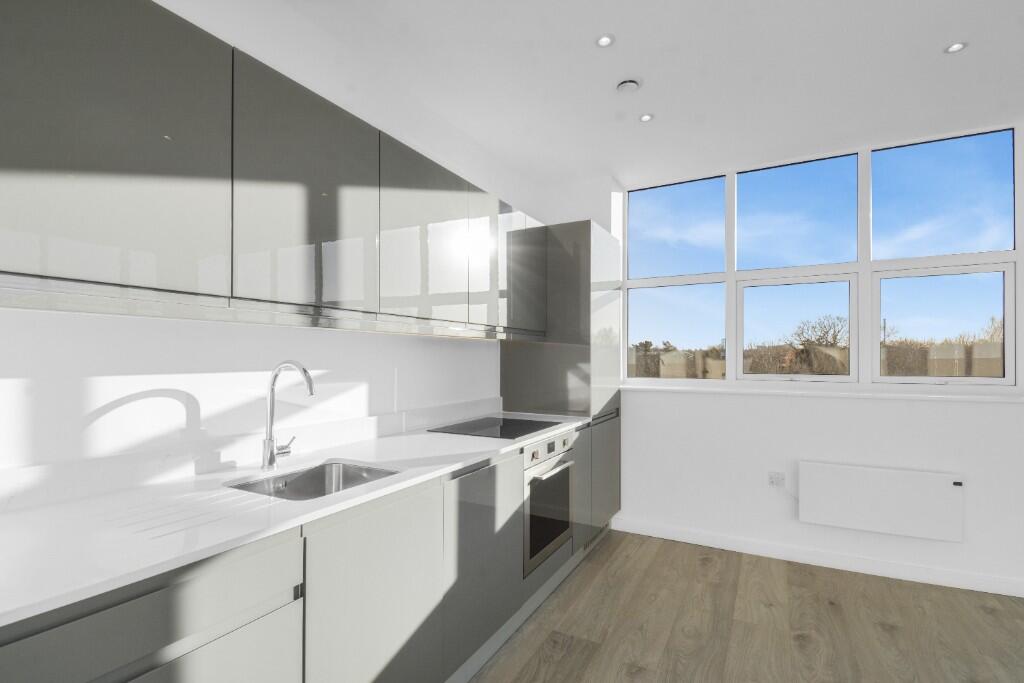 Main image of property: Sunrise Parkway, Milton Keynes, Buckinghamshire, MK14