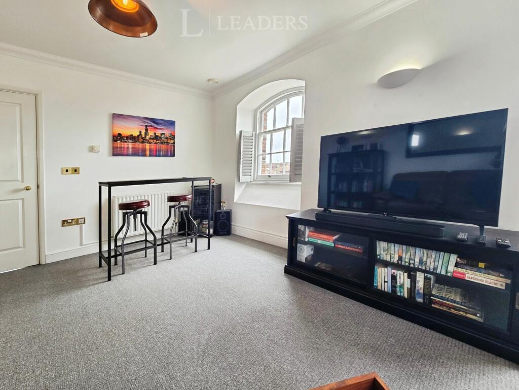 Apartment in Portsmouth - View 3