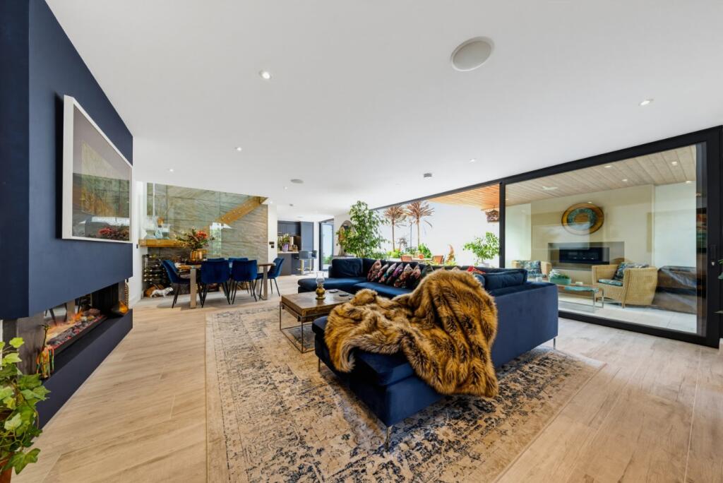 House in Bromley - View 3