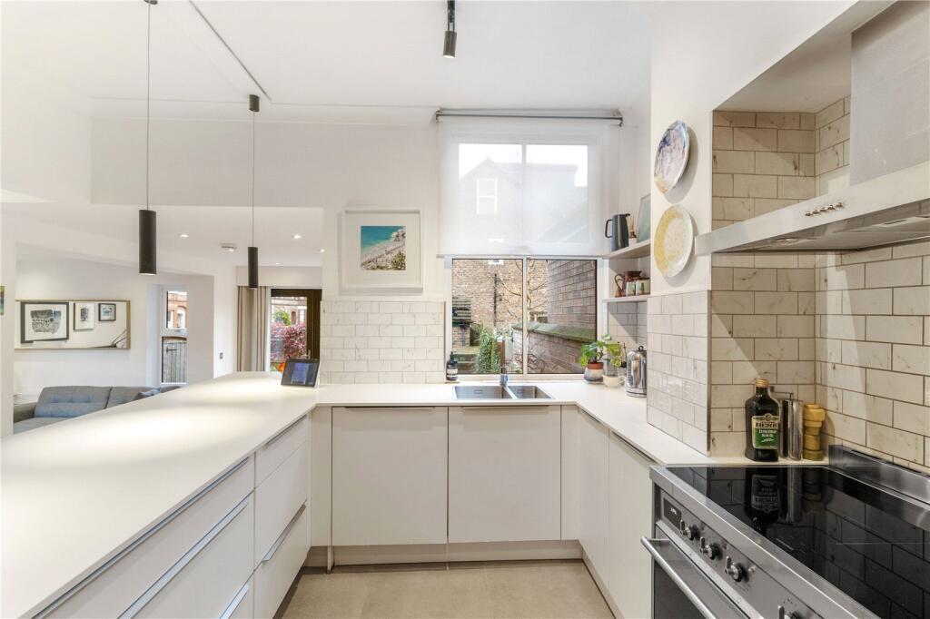 Ashfield Road, Altrincham, Greater Manchester, WA15 photo 4