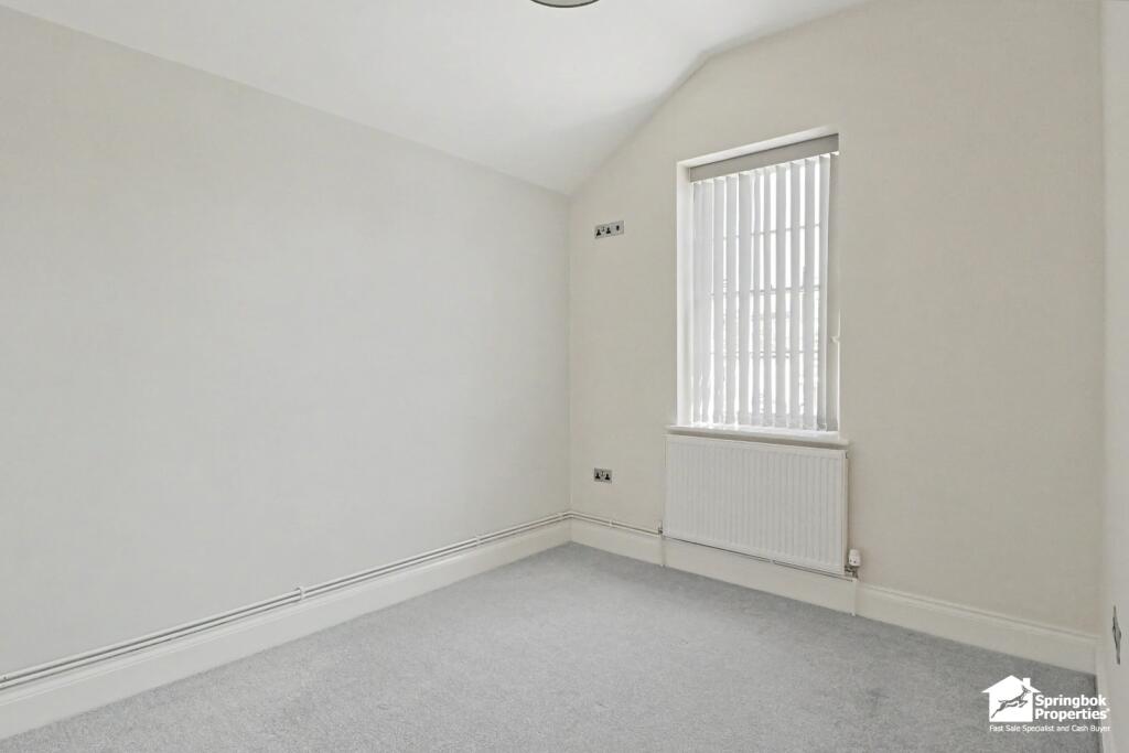Marlborough Court, Westbury, Wiltshire – další