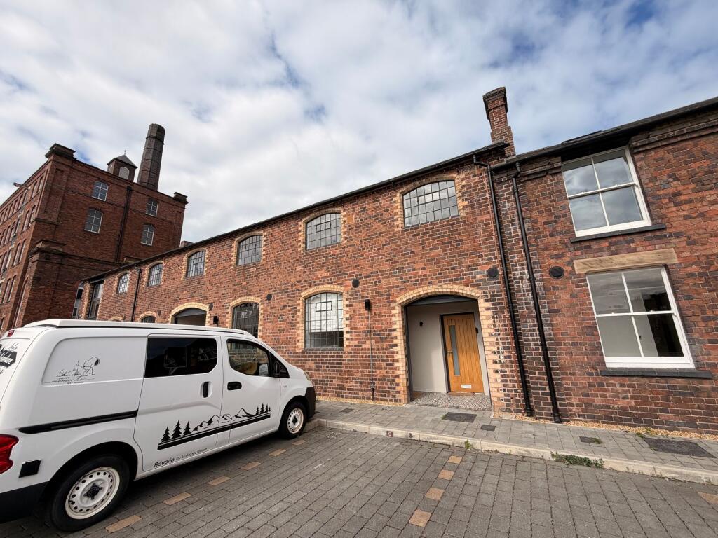 Main image of property: Tolson Court, Fazeley, B78