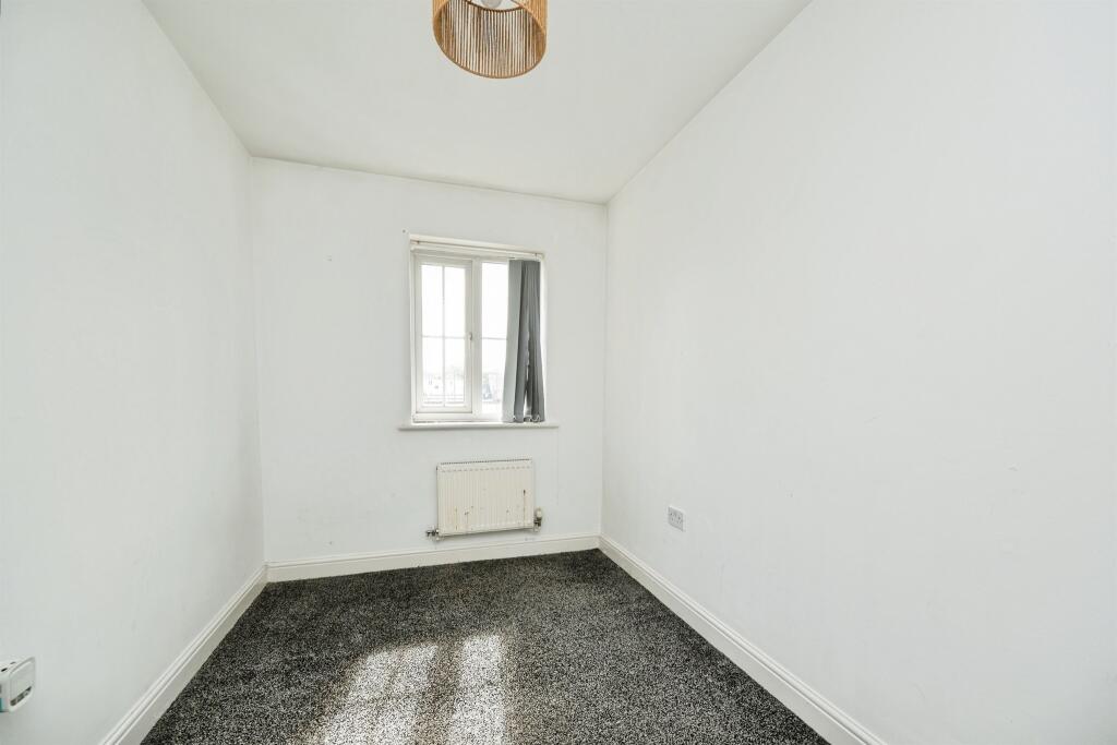 Apartment in Sandwell, West Midlands - View 4