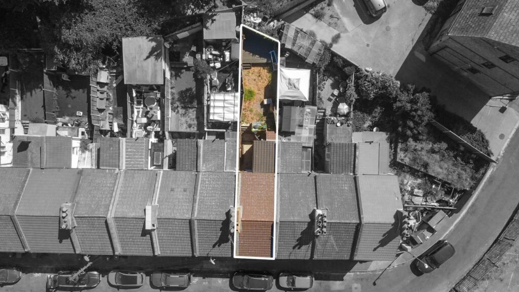 House in Gravesham, Rosherville, Perry Street - View 3