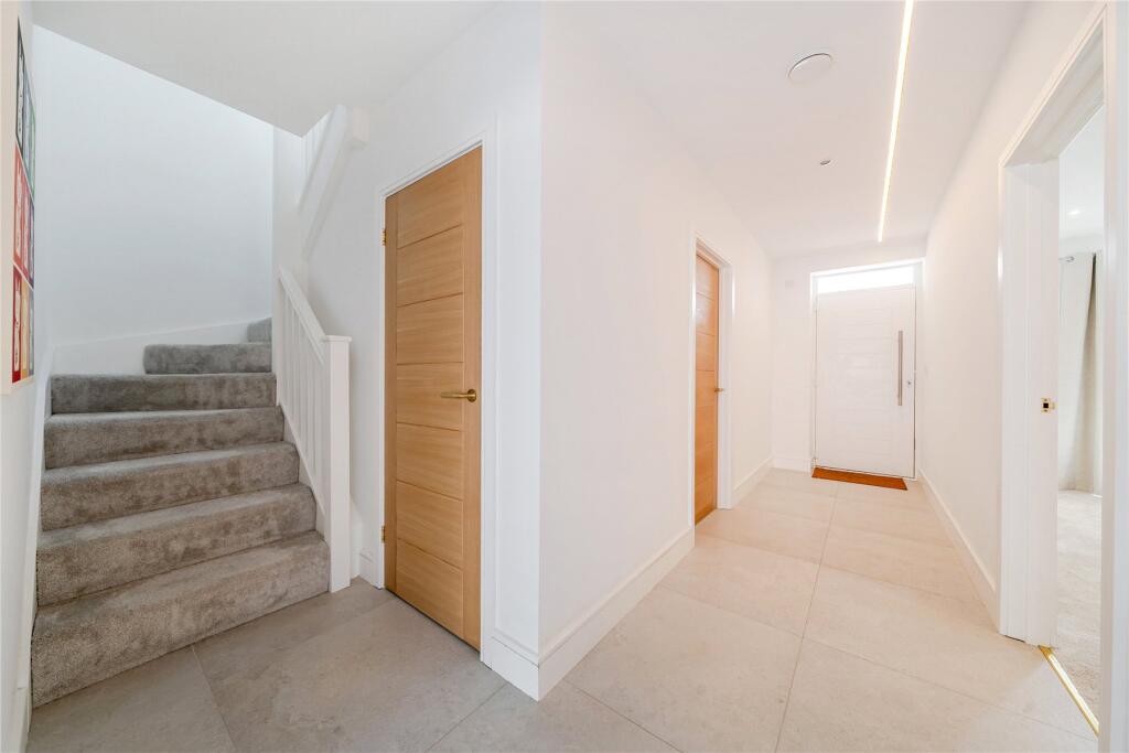 House in London, Goddington - View 5