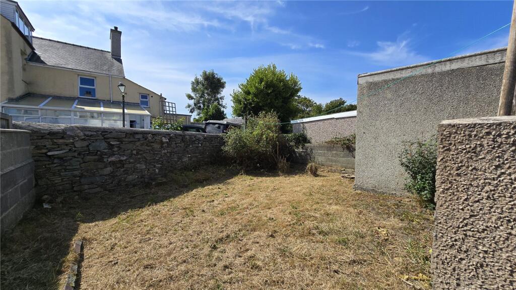 House in Holyhead, Porth-y-Felin - View 4