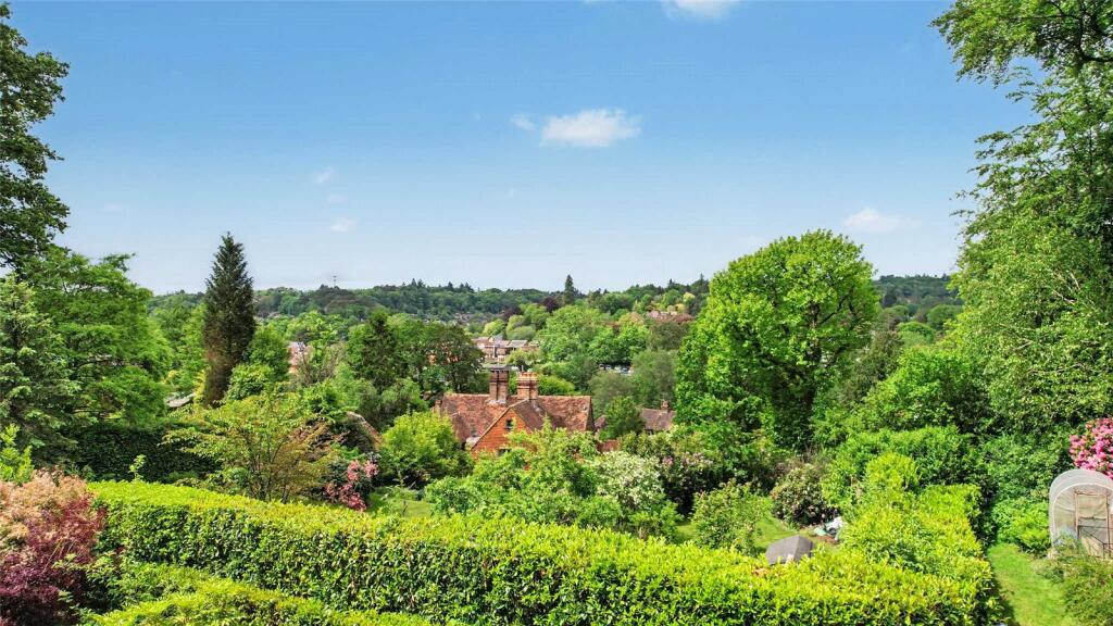 House in Waverley, Haslemere - View 4