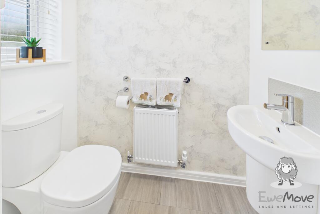 House in St Helens, Liverpool City Region - More