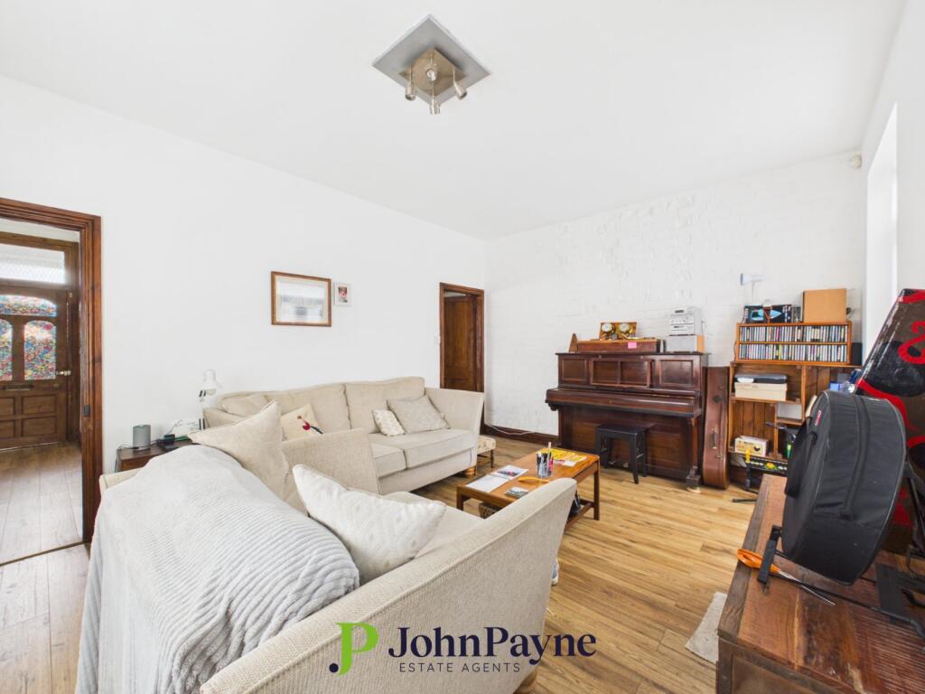 House in Coventry, Banner Brook, Tile Hill - More