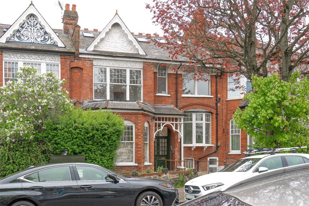 Main image of property: Dukes Avenue, London, N10