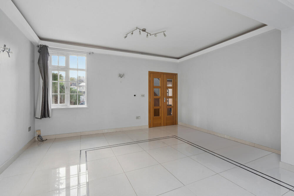 House in London - View 5