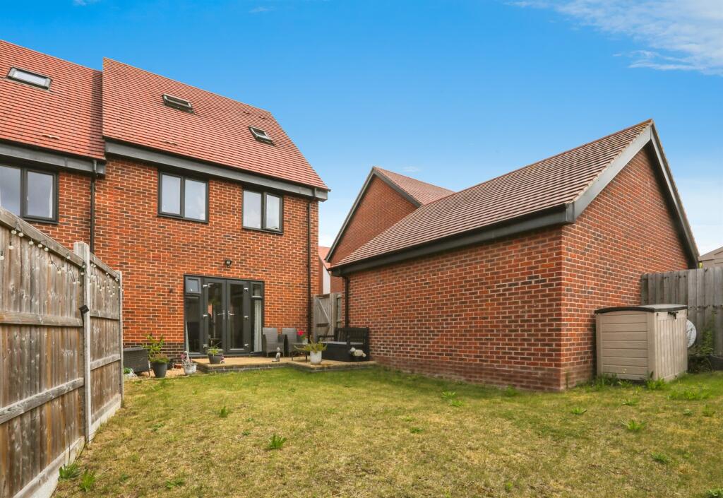 3-bed house on Baines Way, Framlingham, Woodbridge, £310,000