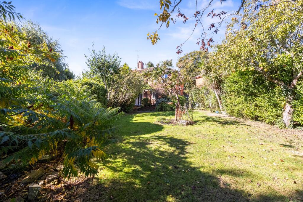 House in Henfield - View 4