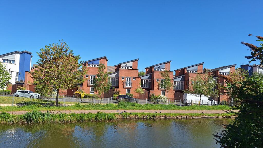 Main image of property: The Moorings, Coventry, CV1 4LR