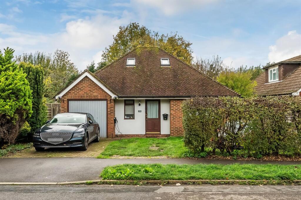 Main image of property: MIDDLEMEAD ROAD, GREAT BOOKHAM, KT23