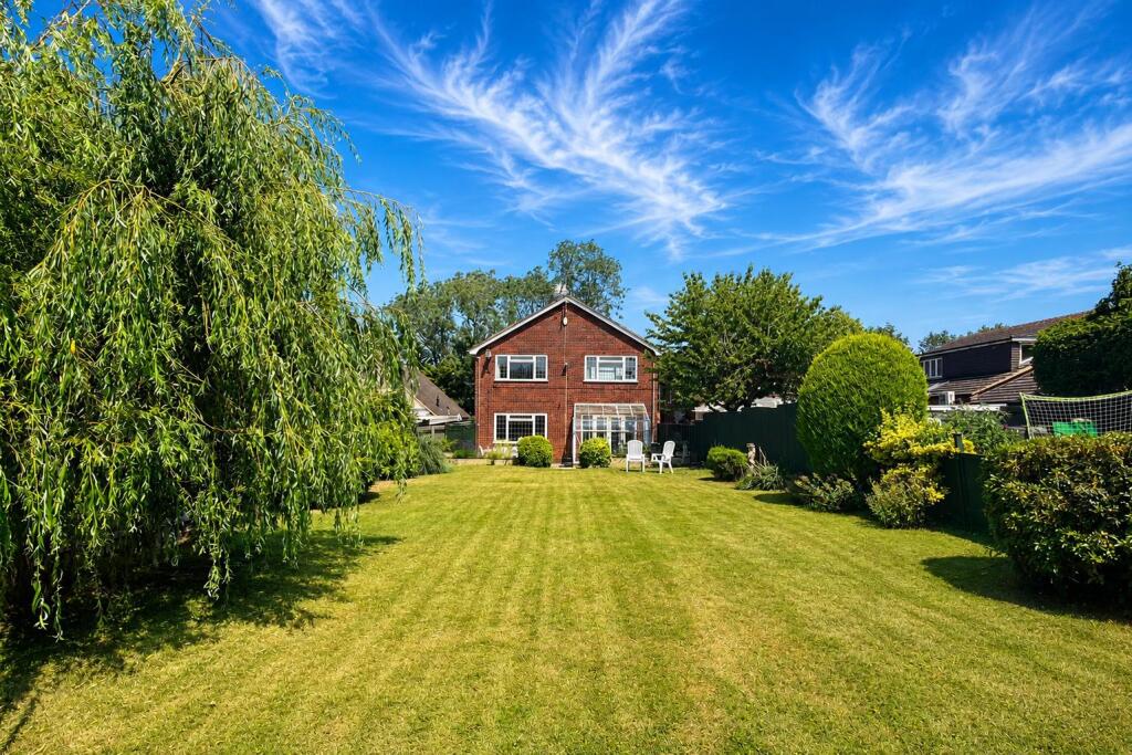 House in Irthlingborough, Crow Hill - View 2