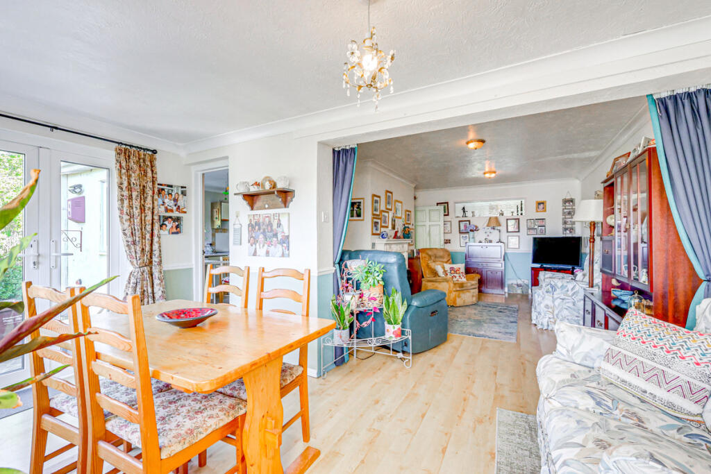 Downer Road North, Benfleet photo 3