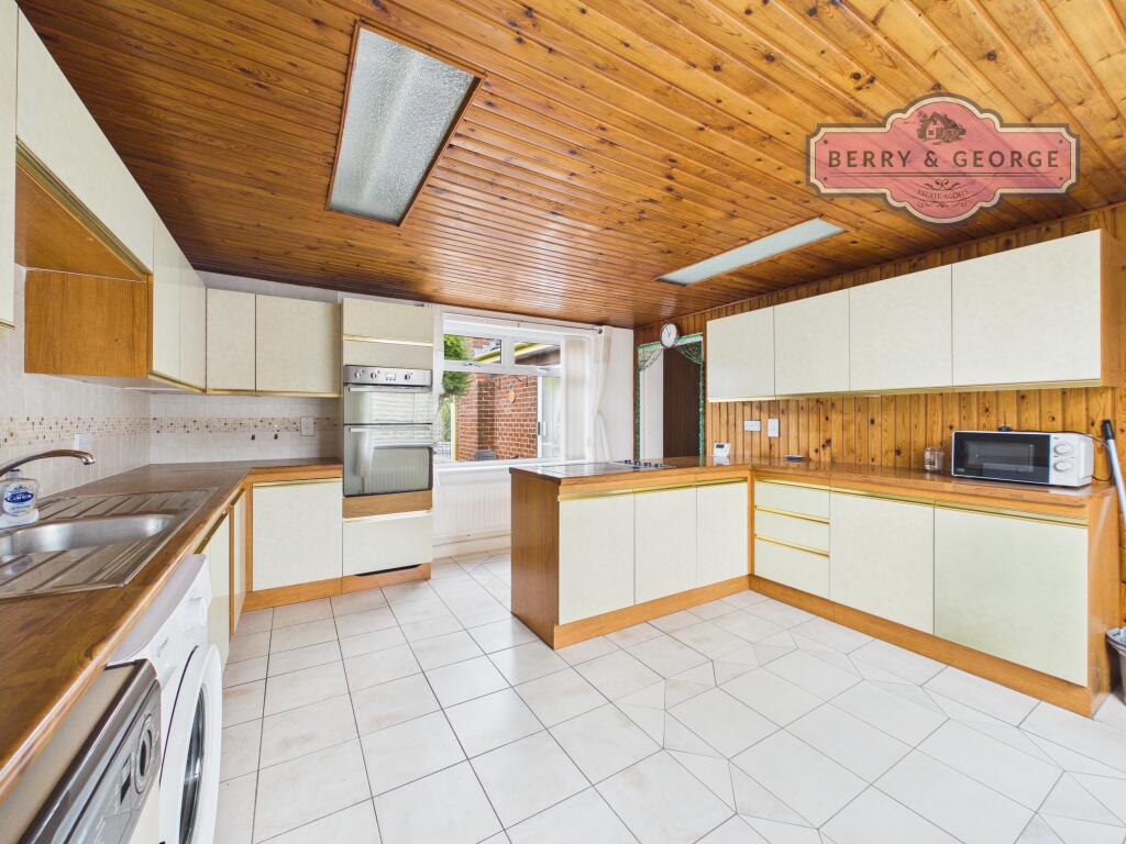 House in Buckley, The Cross - View 5