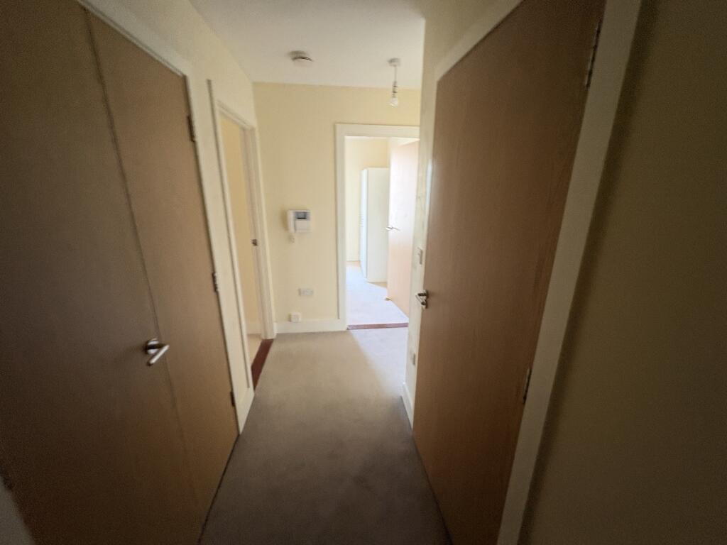 Apartment in Cardiff, Grangetown - View 4