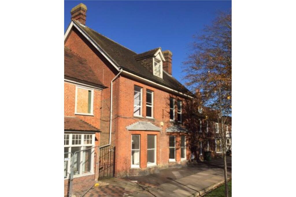 Main image of property: High Street, Tenterden, TN30