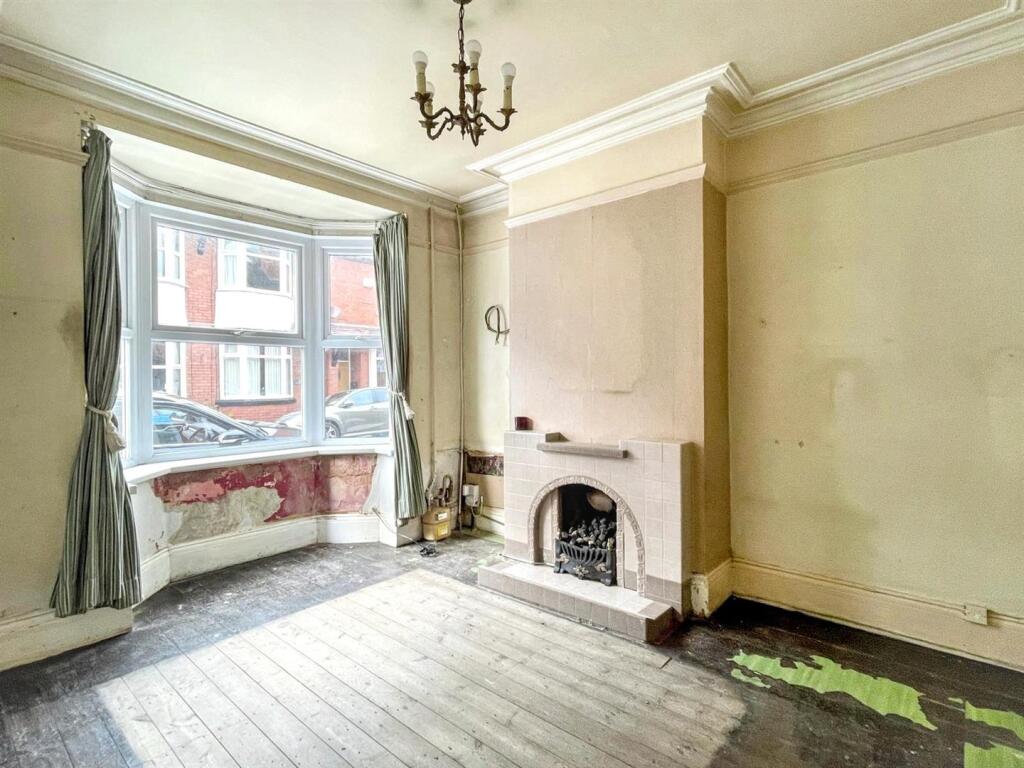 House in Staffordshire Moorlands, Leek - View 2
