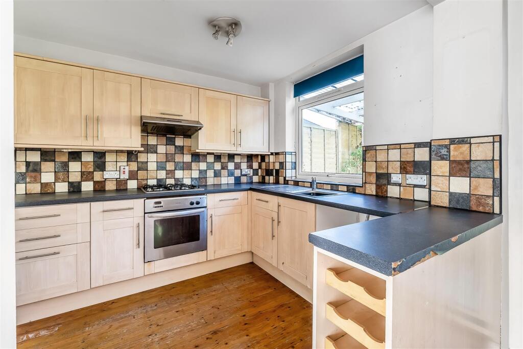 House in Redhill - View 4