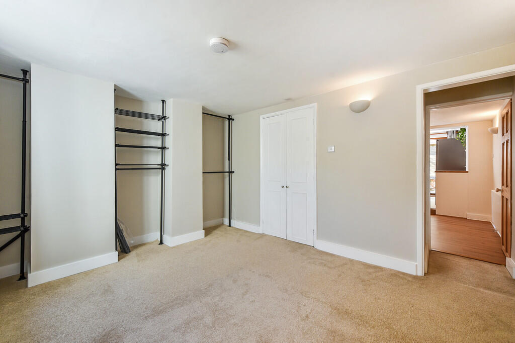 Apartment in Southampton - View 5