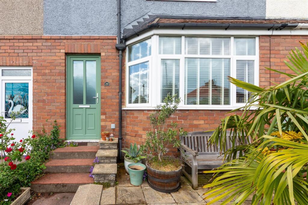 House in Bristol, Manor Farm, Southmead - More