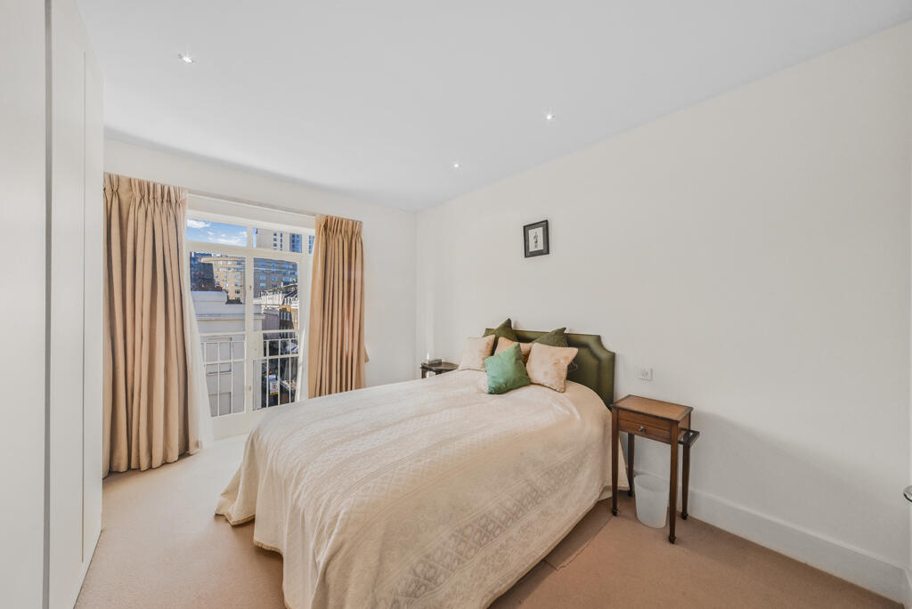 Apartment in London - More