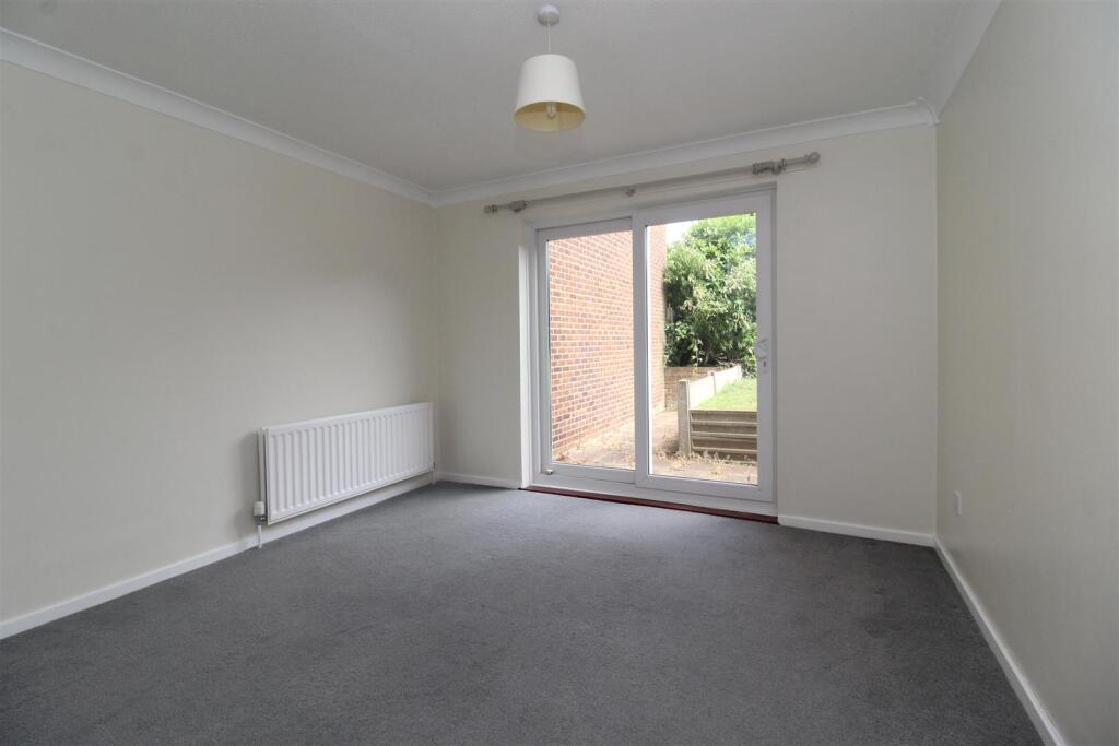 Reynolds Close, Herne Bay photo 3