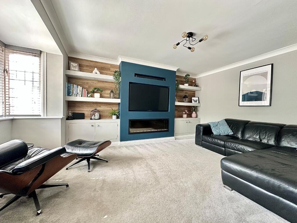 House in Northampton NN4, East Hunsbury - View 2
