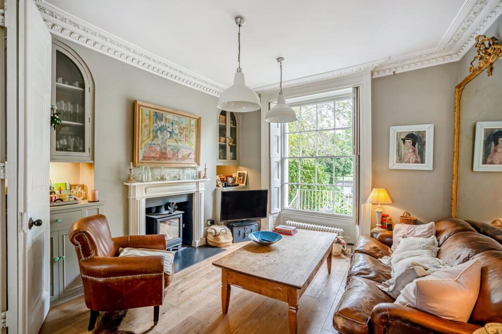 House in Gloucester - View 5