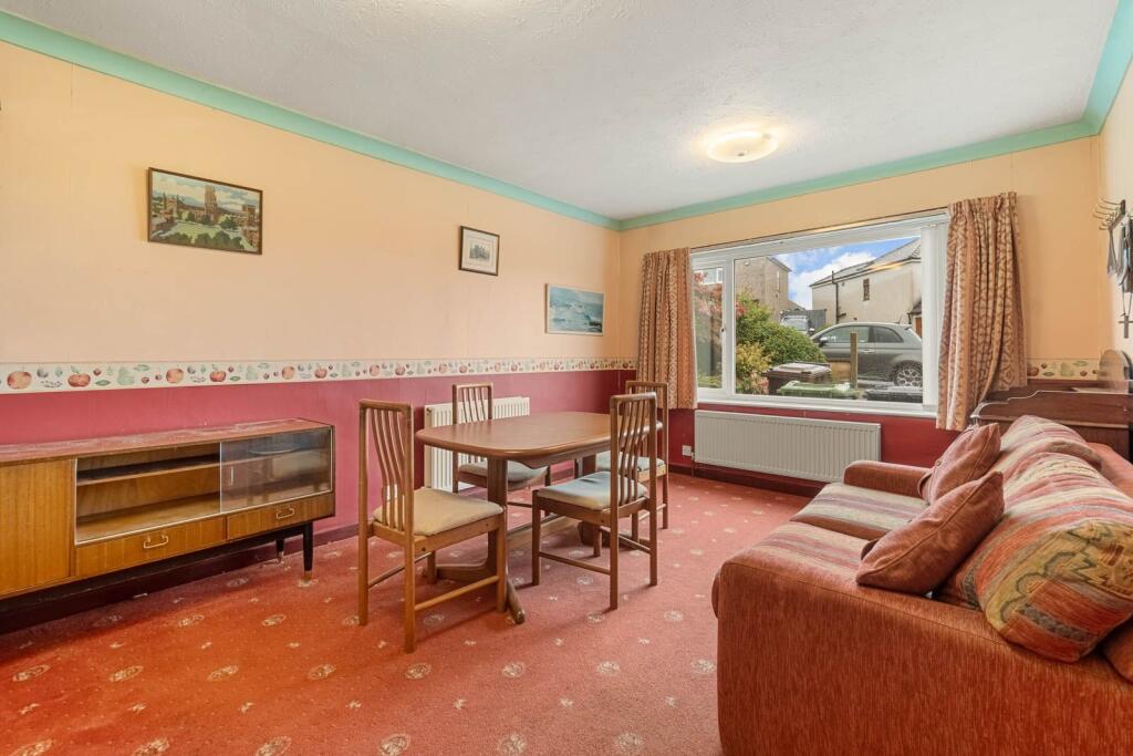 House in Huddersfield - View 4
