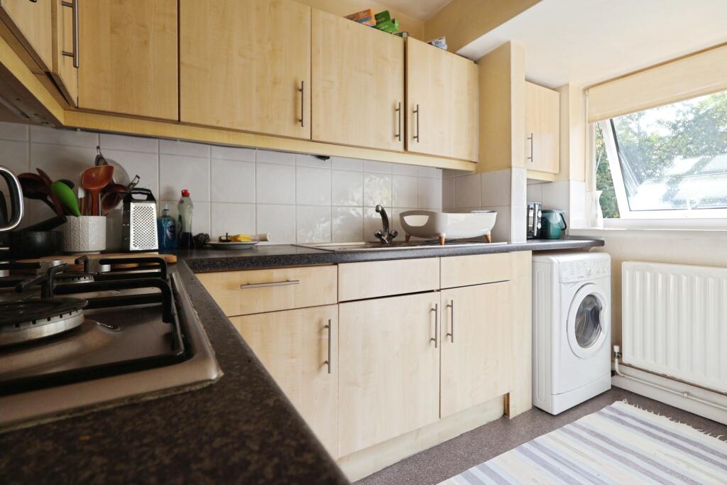 Apartment in North Hertfordshire, Hertfordshire - View 4