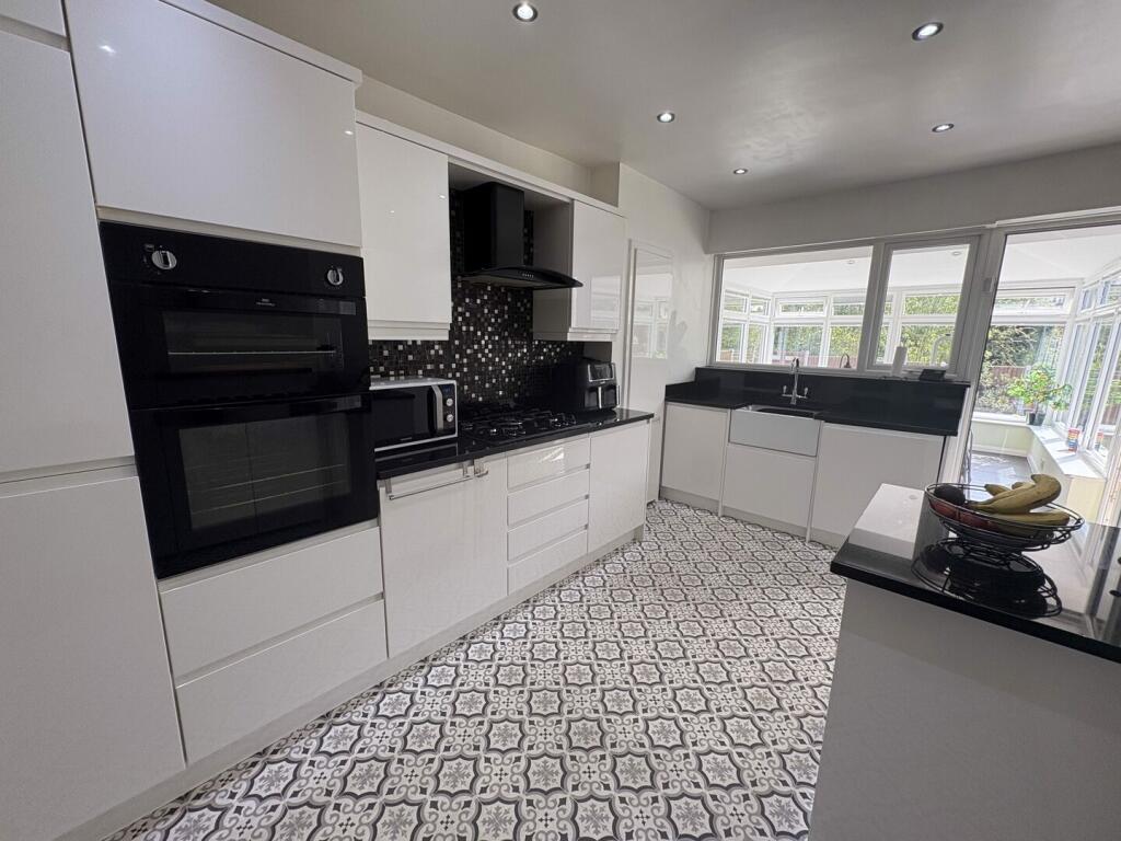 Bay Tree Close, Bloxwich, Walsall photo 2