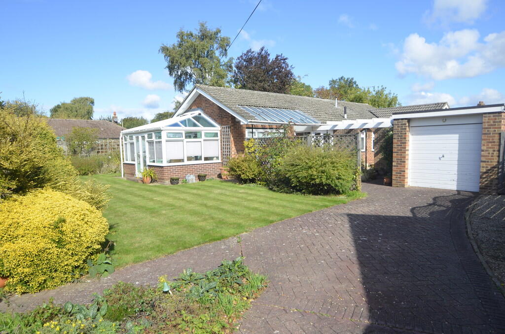 3-bed detached on Manor Road, Trimley St. Mary, Felixstowe, £400,000