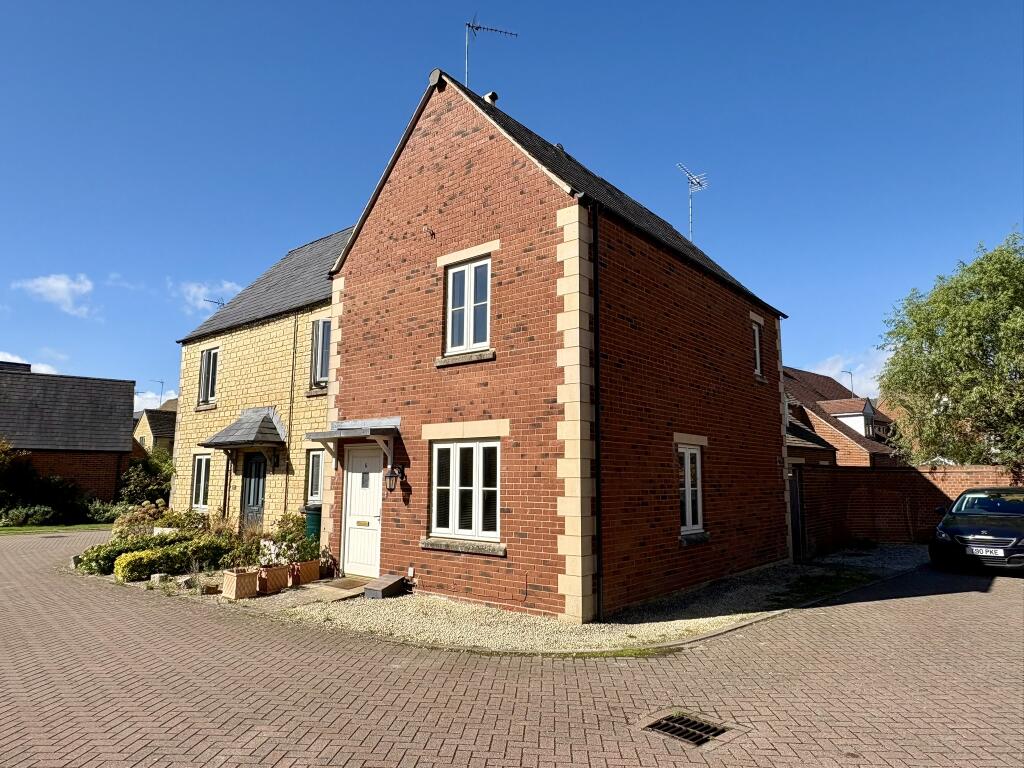 Main image of property: Hennemarsh Place, Moreton-in-Marsh, Gloucestershire