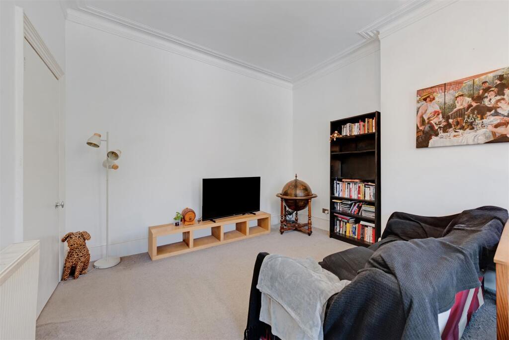 Apartment in London - View 5