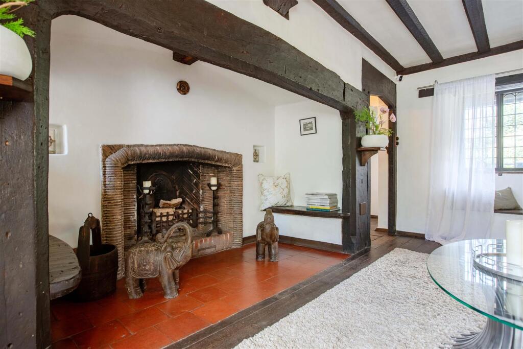 House in Worthing, West Sussex - More