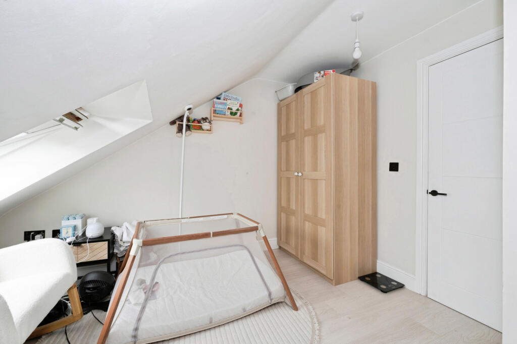 House in London - View 5