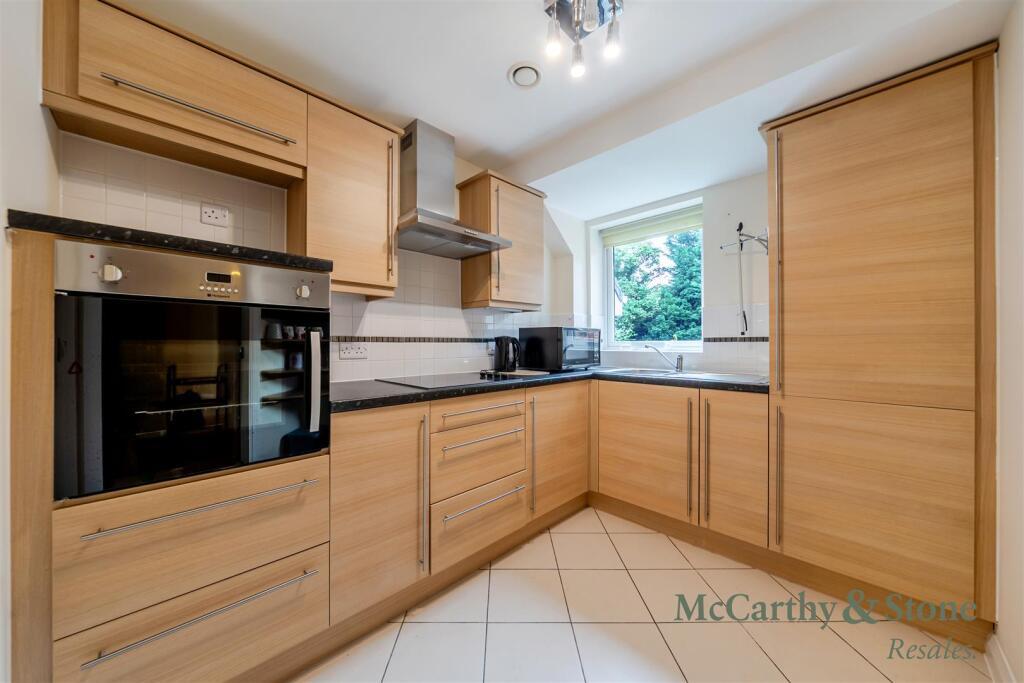Apartment in Stockport - View 4
