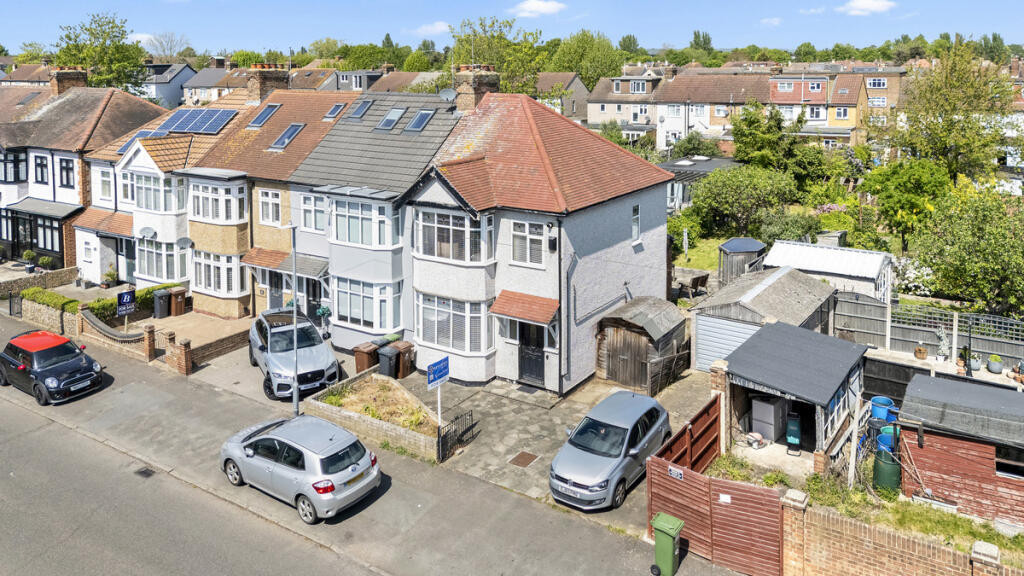 3-bed terraced on Horace Avenue, Romford, RM7, £450,000