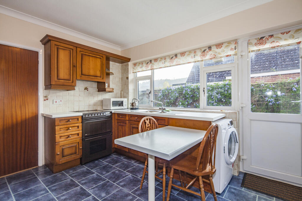 10 Grange Close, Goring on Thames - View 5