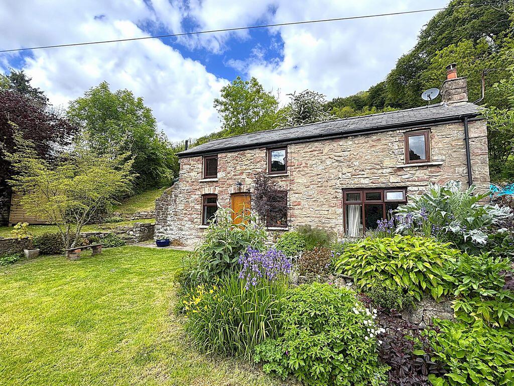 Main image of property: Clydach, Abergavenny