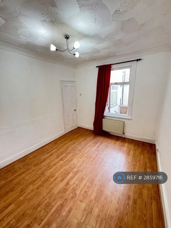 House in Gillingham, Medway - More