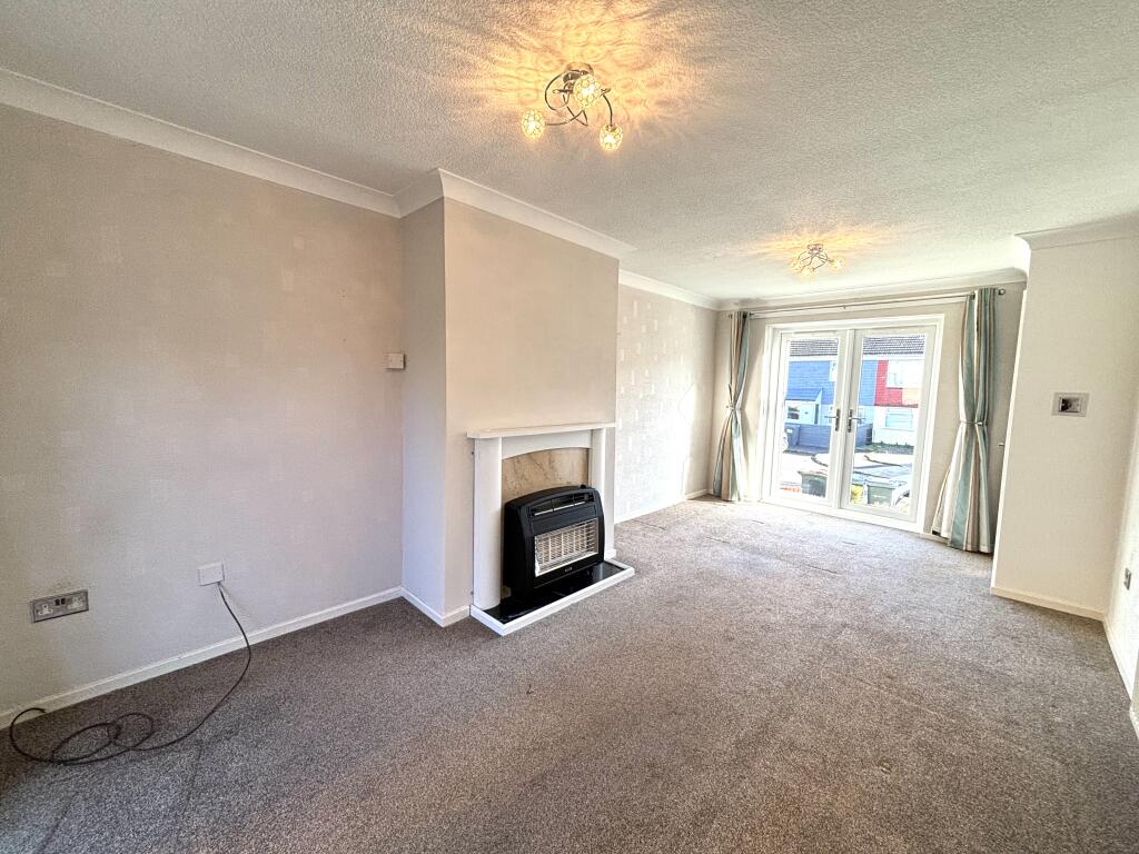 The Roundabout, Longbridge, B31 photo 2