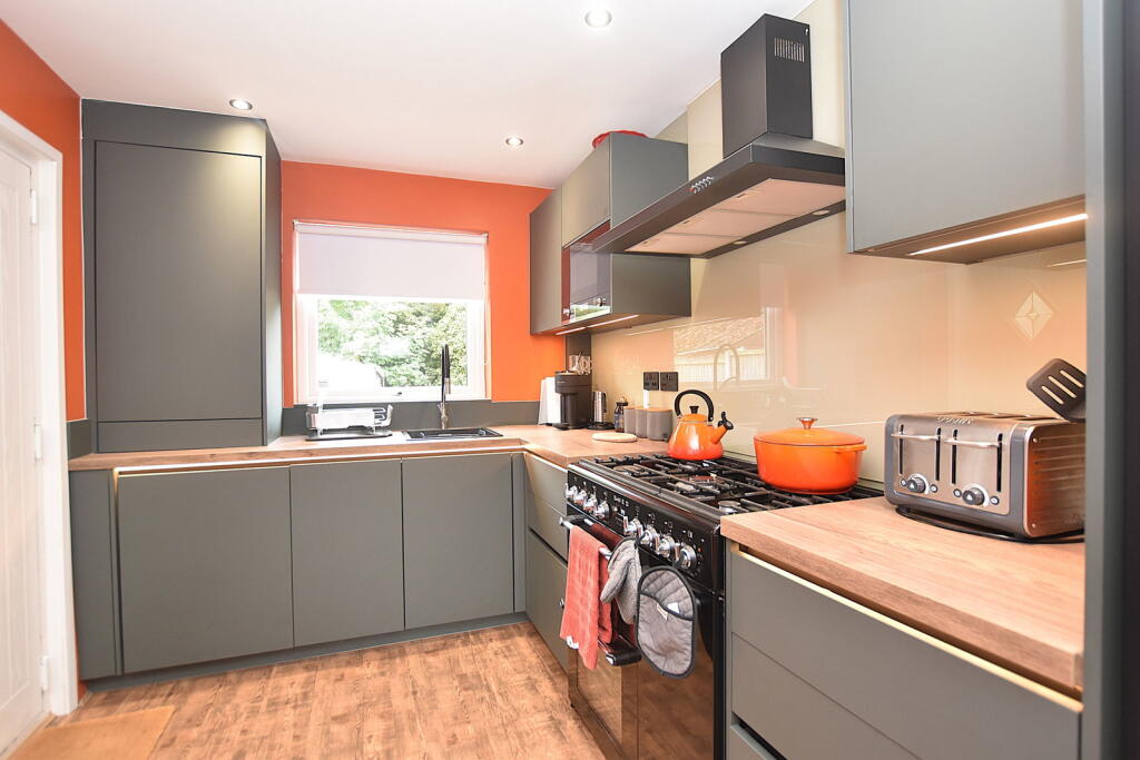 House in Wirral, Liverpool City Region - View 5
