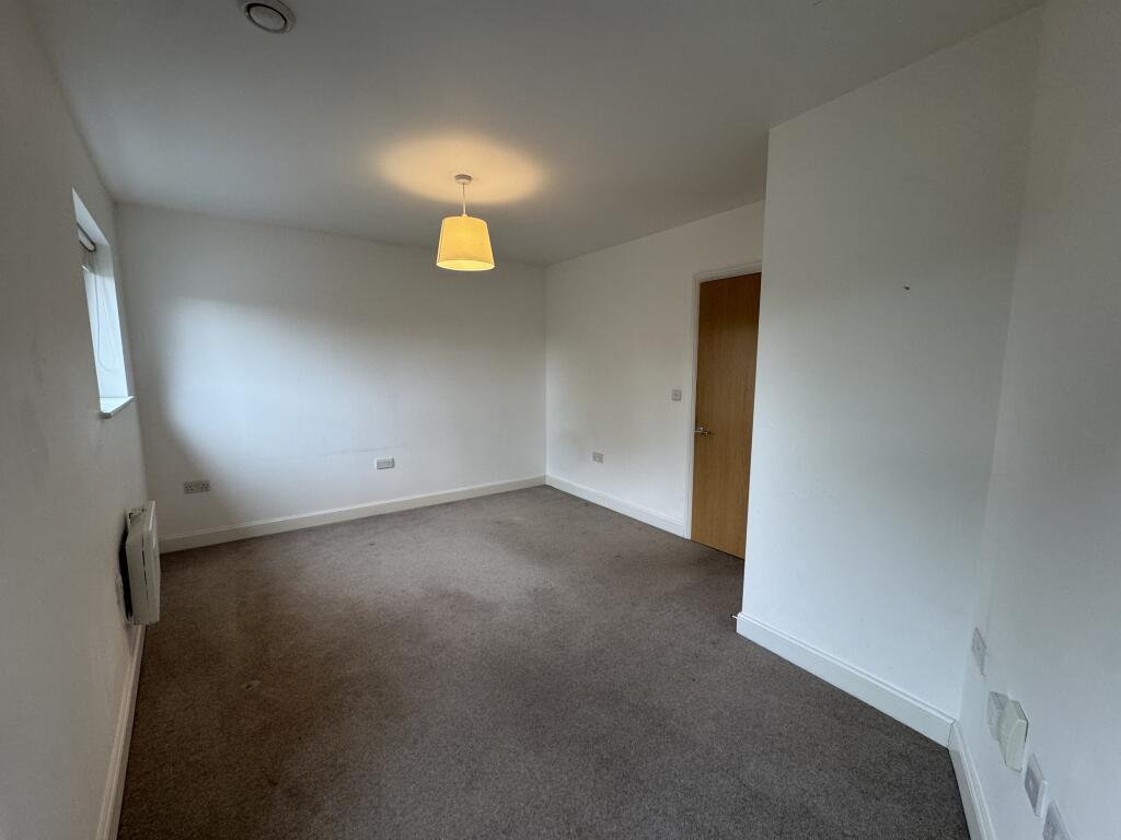 Apartment in Hemel Hempstead - View 4